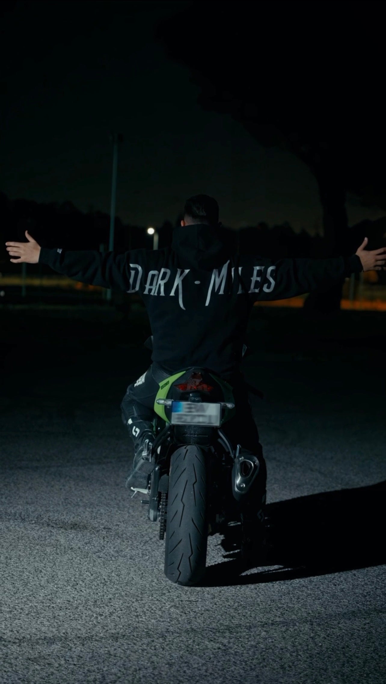 Reflective “Dark-Miles”